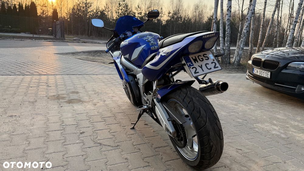 Yamaha R6 - 4