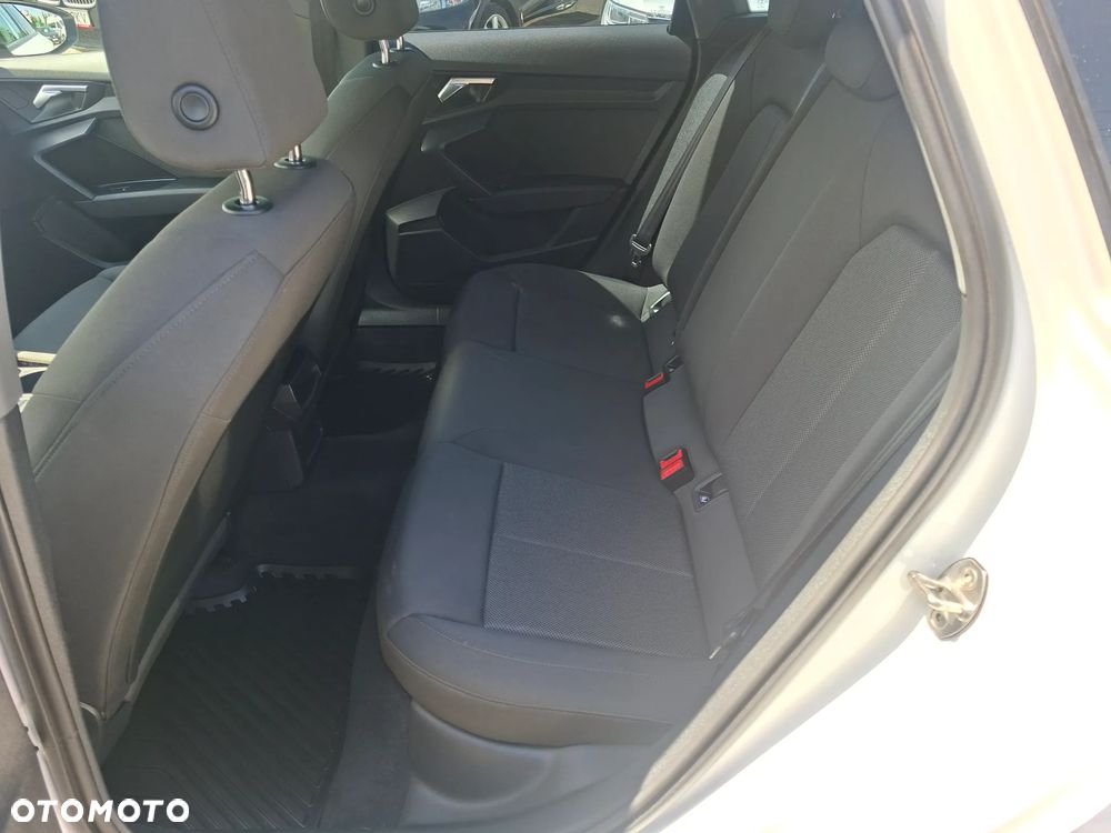 Audi A3 Sportback 35 TFSI Edition One - 9