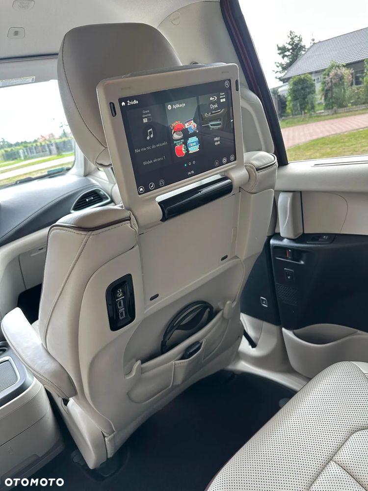 Chrysler Pacifica - 18