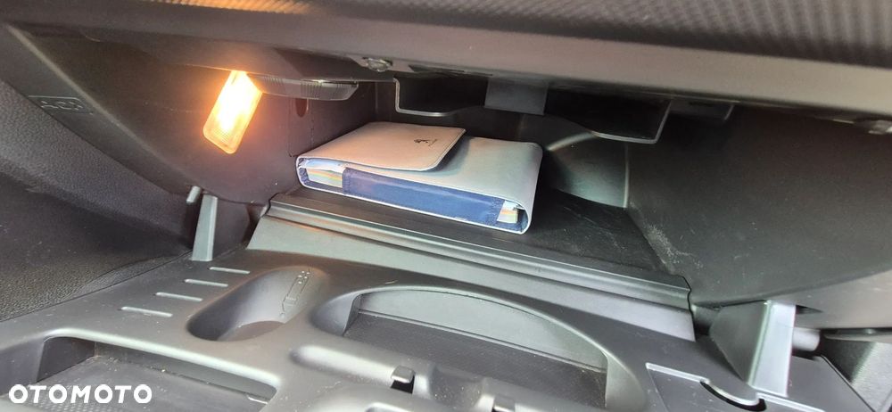 Peugeot 308 HDi FAP 140 Family - 21