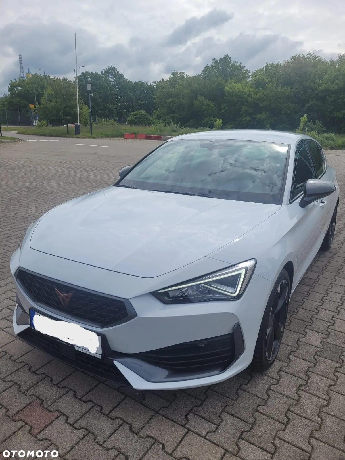 Cupra Leon 2.0 TSI DSG - 3