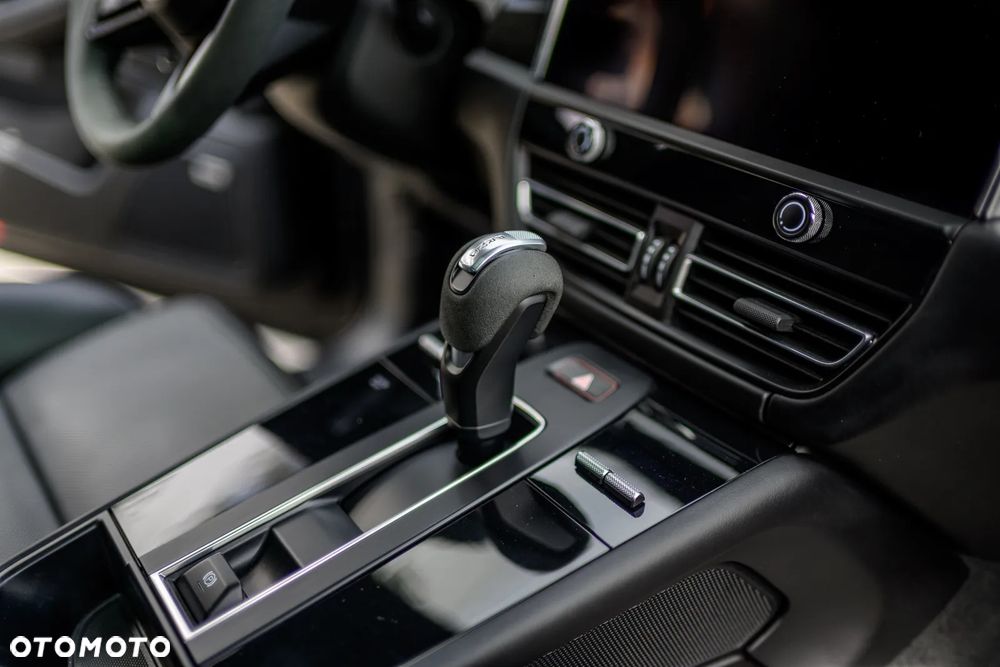 Porsche Macan - 18