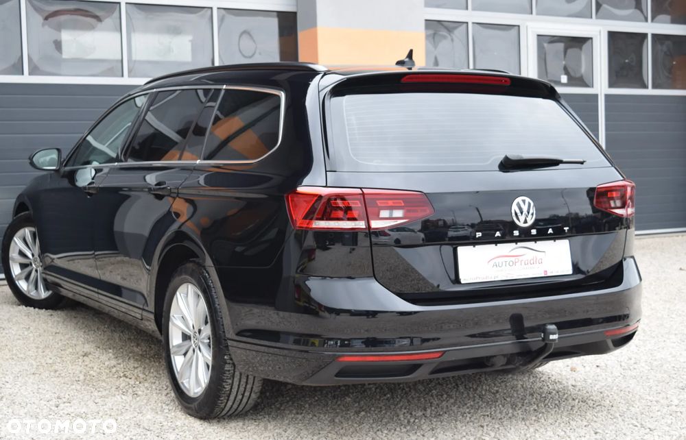 Volkswagen Passat 2.0 TDI Elegance DSG - 17