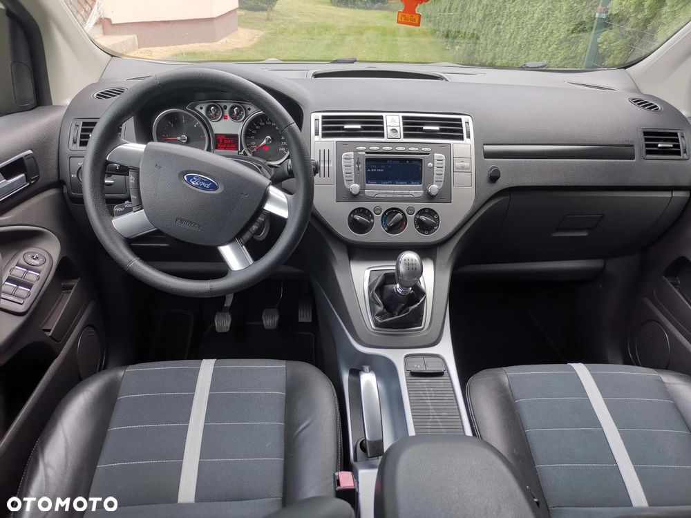 Ford Kuga 2.0 TDCi 2x4 Titanium - 9
