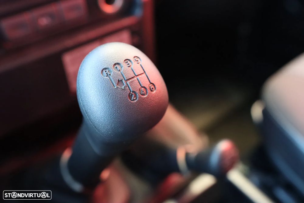 Land Rover Defender 110 DPF Adventure - 21
