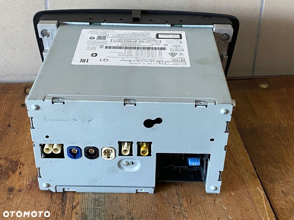 MERCEDES 246 lift 117 gla radio A 2469002318 - 3