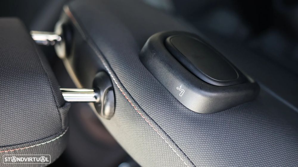 MINI 3 Portas One - 18