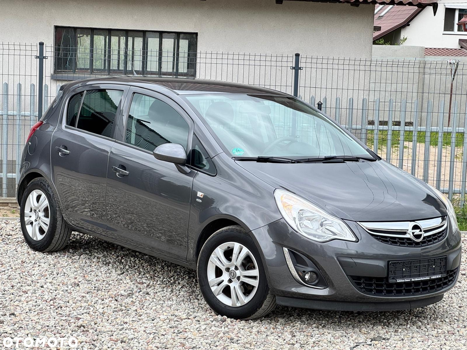 Opel Corsa 1.4 16V Cosmo - 7
