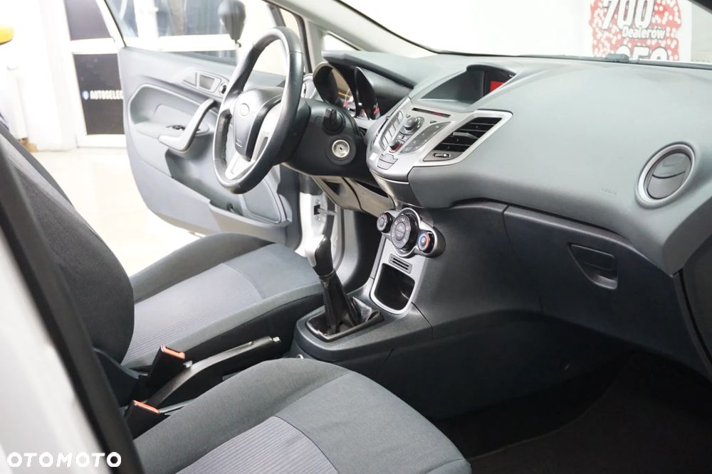 Ford Fiesta 1.4 Champions Edition - 24