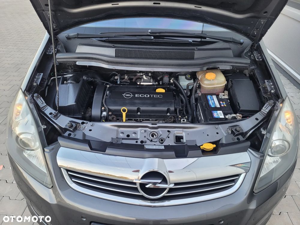 Opel Zafira 1.8 Sport - 25