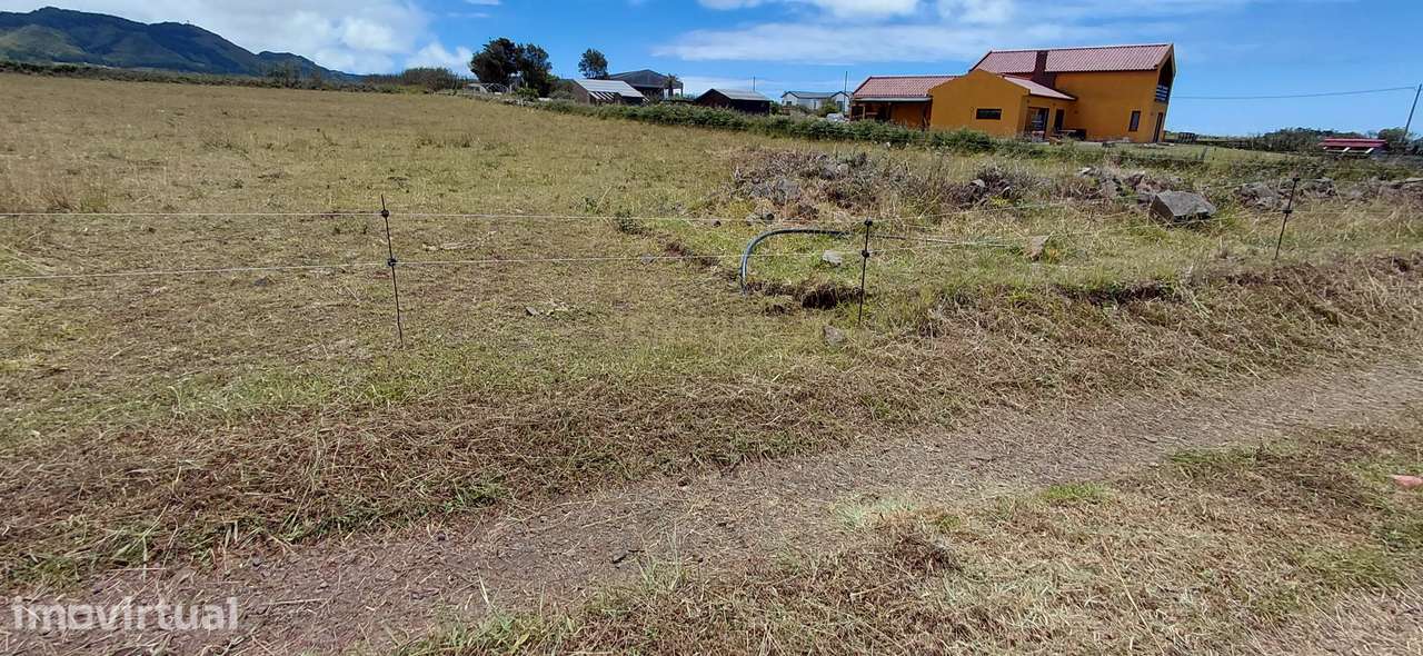 Terreno à Venda com Vista Mar em São Pedro, Vila do Porto - Grande imagem: 5/5
