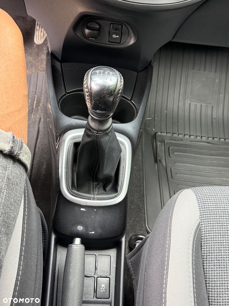 Toyota Yaris - 13