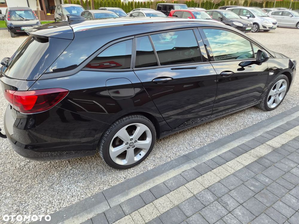 Opel Astra 1.6 CDTI Cosmo - 11