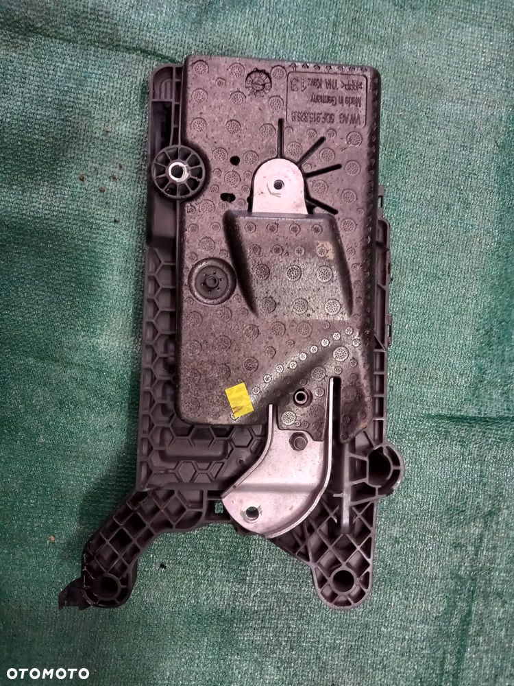 VW TIGUAN II 5NA PODSTAWA AKUMULATORA 5QF915325B