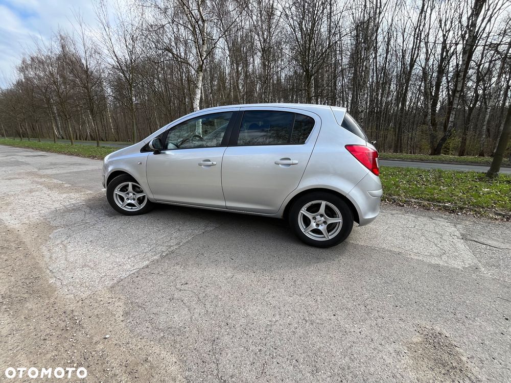 Opel Corsa 1.2 16V Enjoy - 8