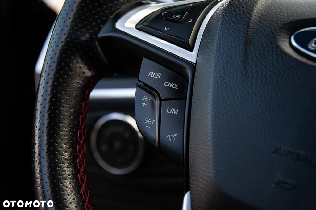 Ford S-Max - 31