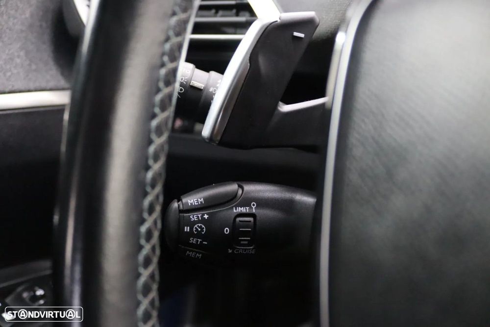 Peugeot 3008 PureTech 130 Stop & Start GPF EAT8 Crossway - 13