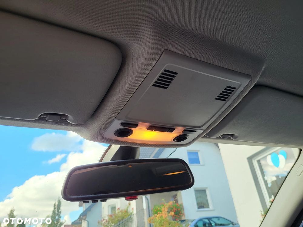 BMW Seria 3 320i - 26