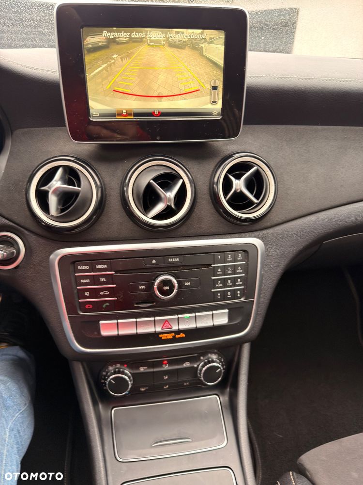 Mercedes-Benz CLA 200 d 4Matic 7G-DCT AMG Line - 16