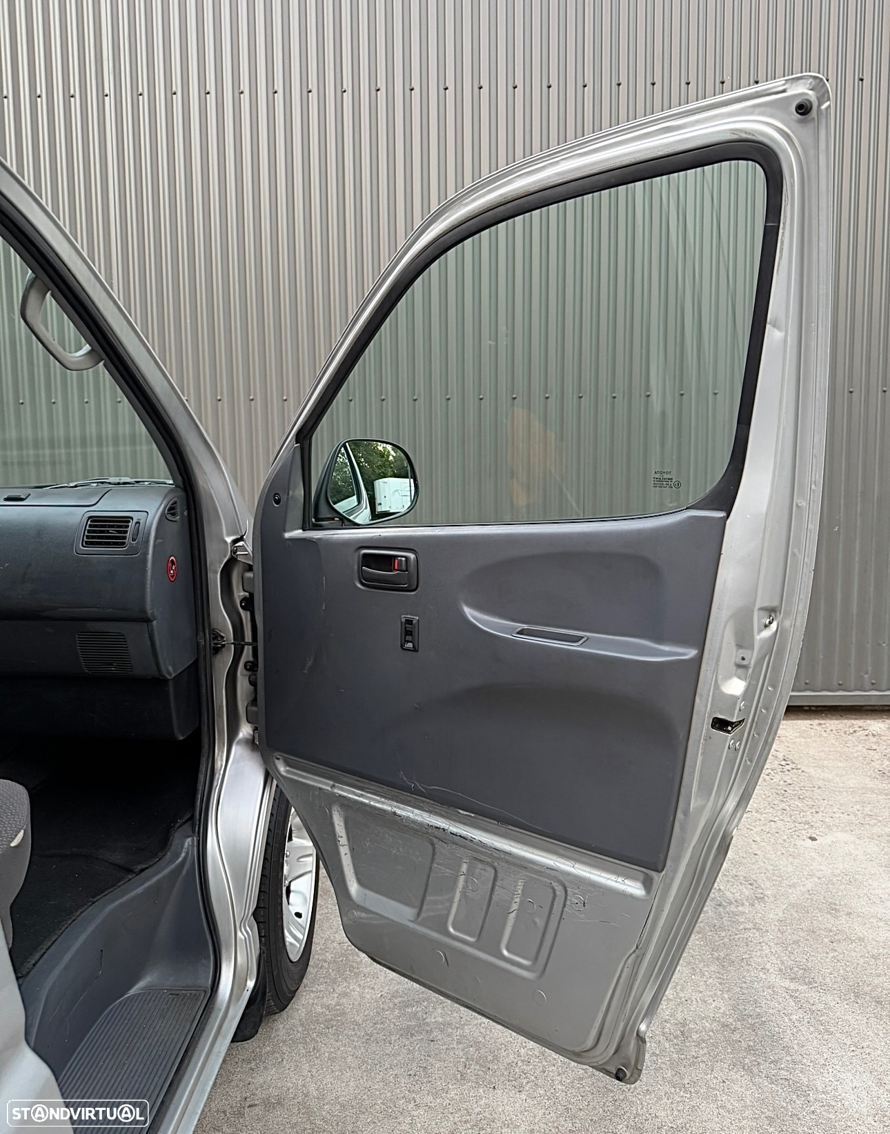 Toyota Hiace - 17
