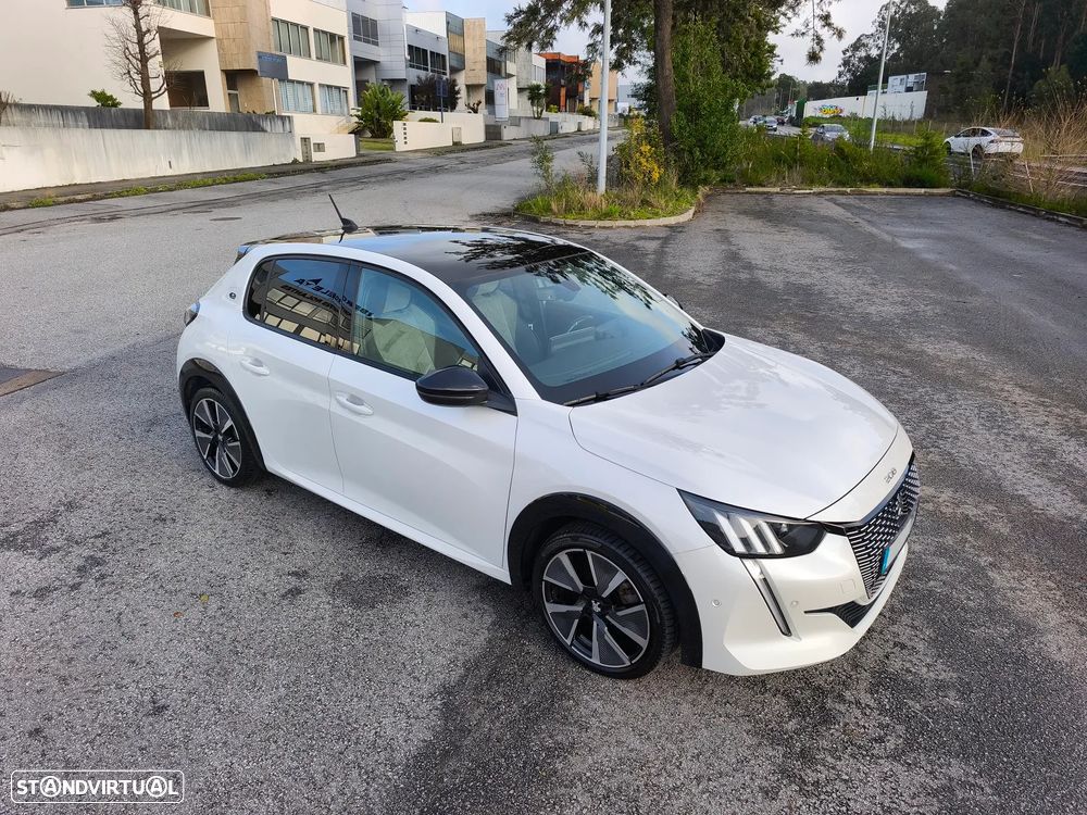 Peugeot e-208 GT+ - 5