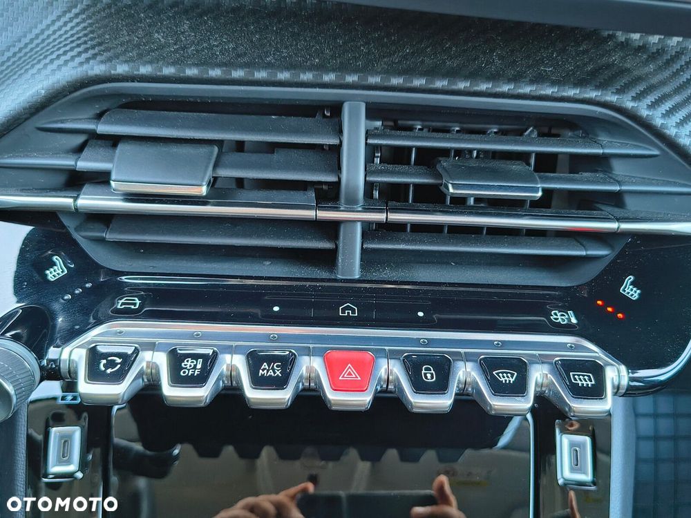 Peugeot 208 - 20