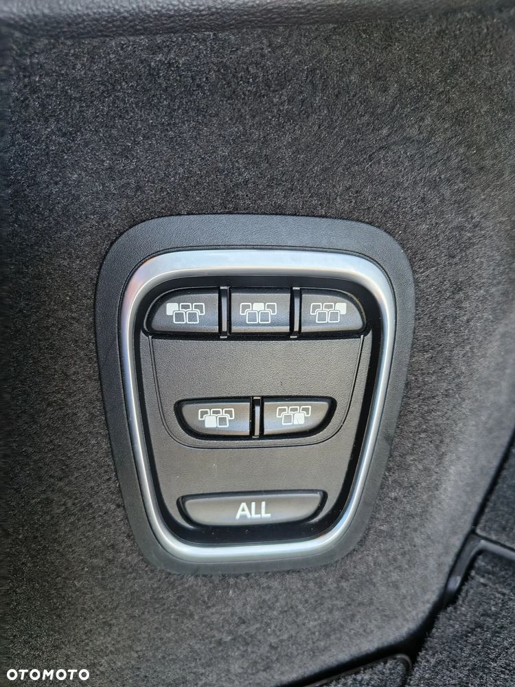 Renault Espace 1.6 dCi Energy Initiale Paris EDC 7os - 23
