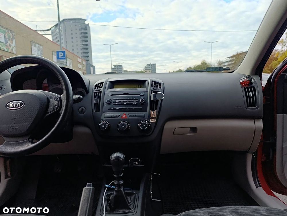 Kia Ceed Cee'd 1.6 Comfort + - 12