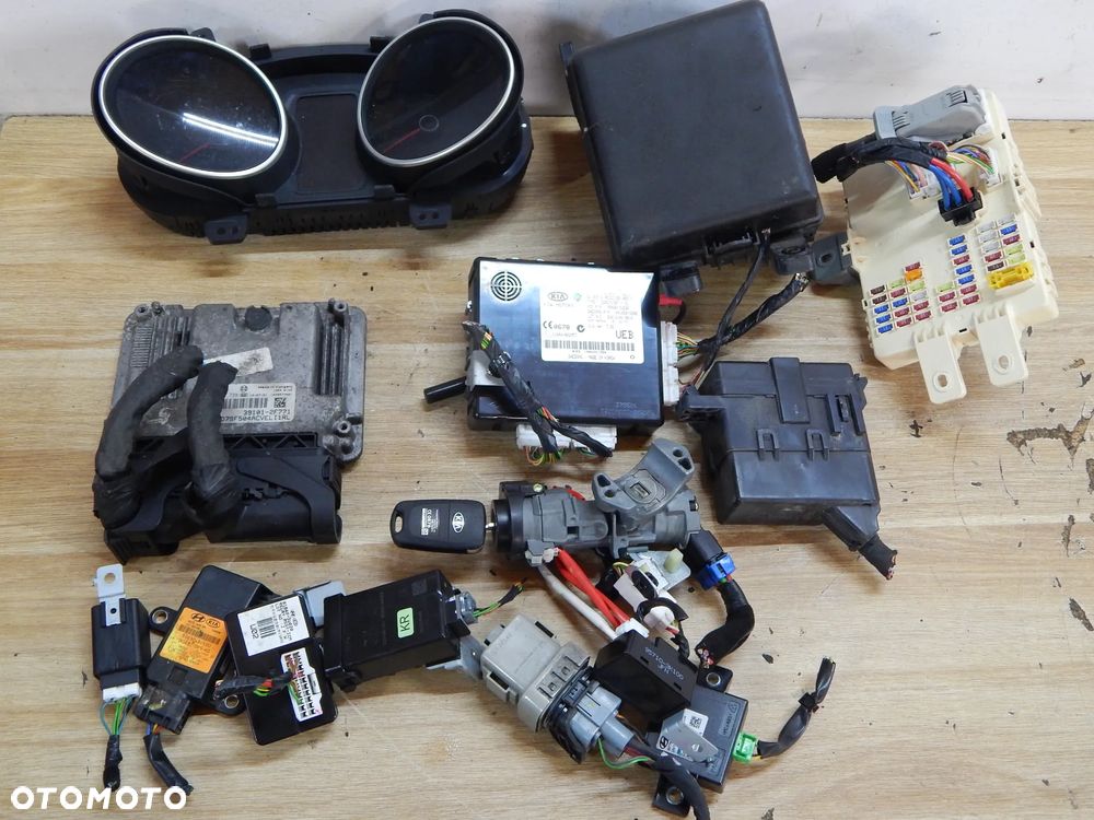 Zestaw startowy sterownik stacyjka 2.0 CRDI Kia Sportage III Hyundai 10-17 Łuków części - 1