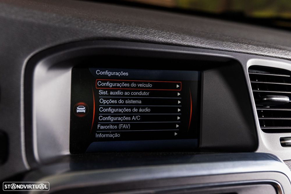 Volvo V60 2.0 D4 Kinetic - 18