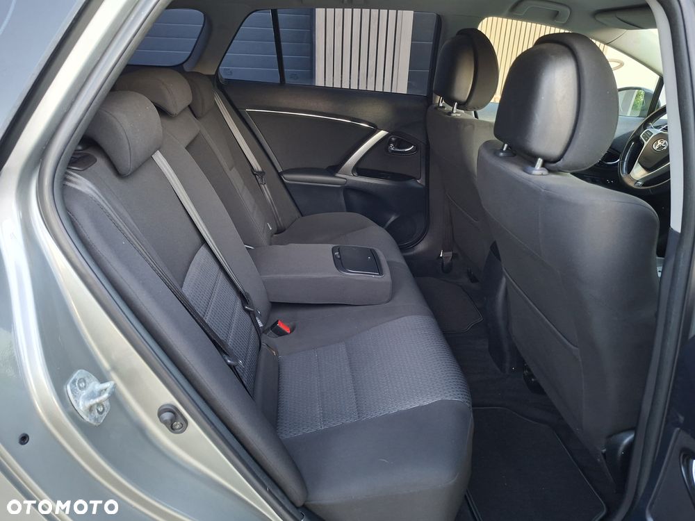 Toyota Avensis - 9