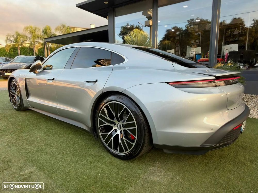 Porsche Taycan 4S - 16