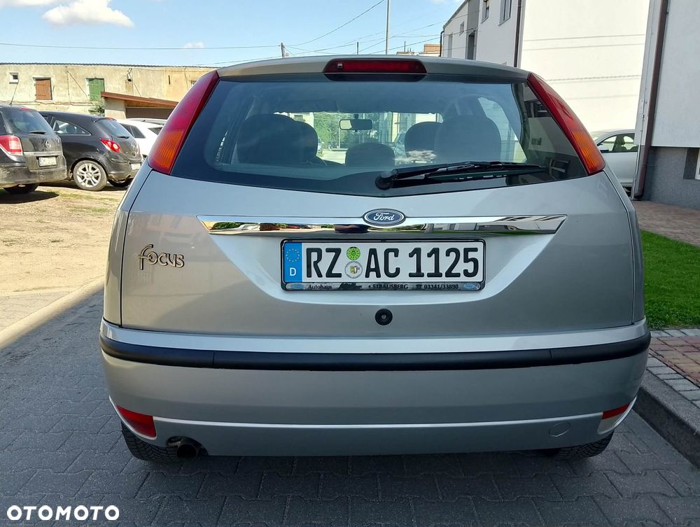 Ford Focus Ghia - 4