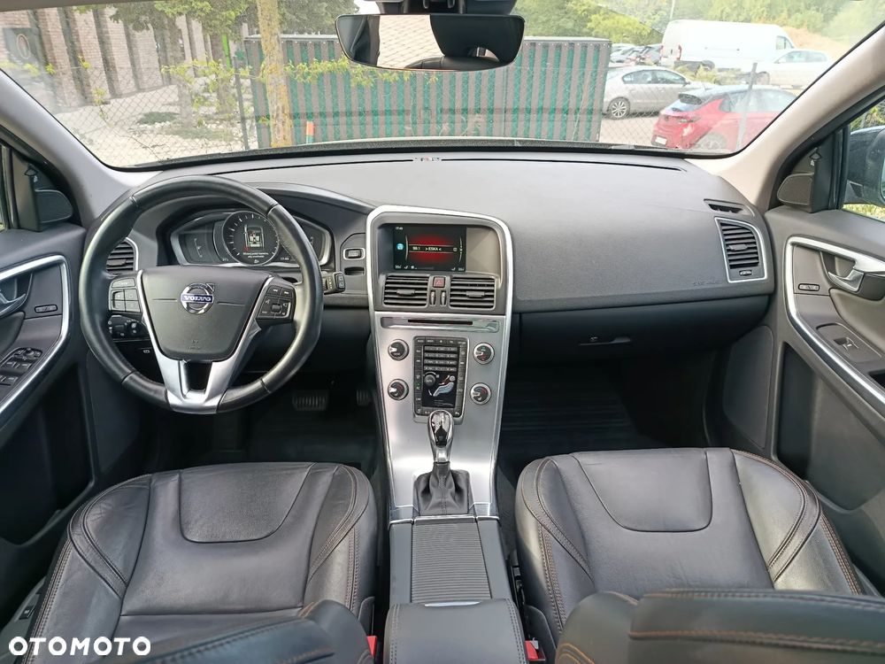 Volvo XC 60 T6 AWD Geartronic Momentum - 8