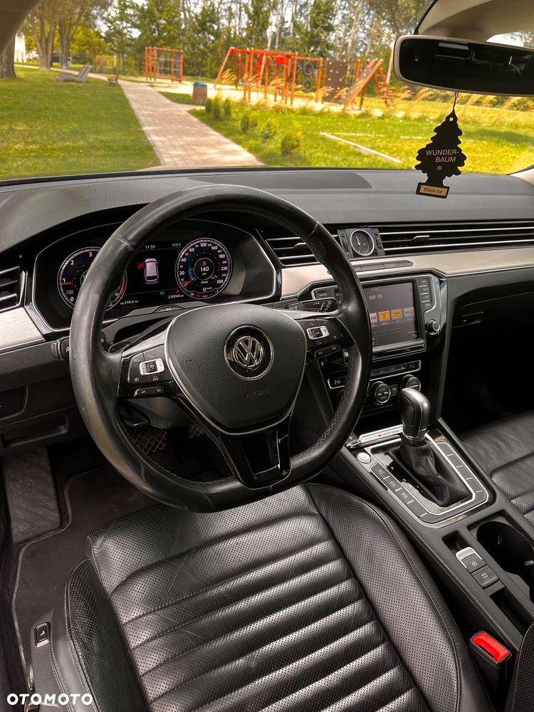 Volkswagen Passat 2.0 TDI Bi-Turbo BMT 4Mot Highline DSG - 12