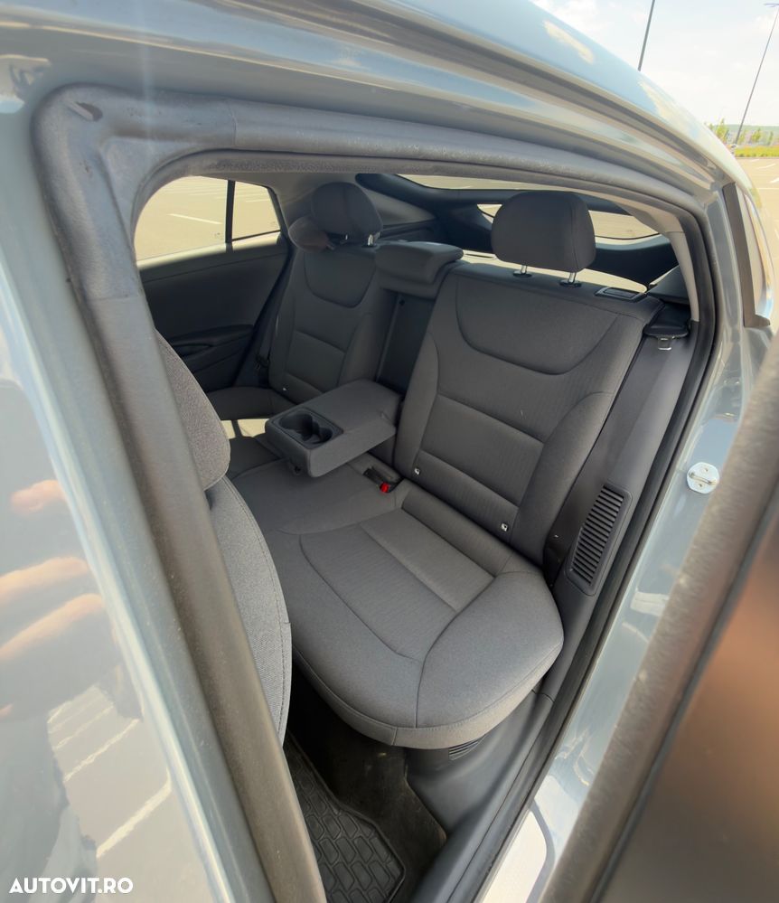 Hyundai IONIQ - 15