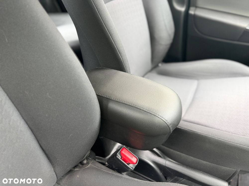 Toyota Yaris Hybrid 100 Premium - 16