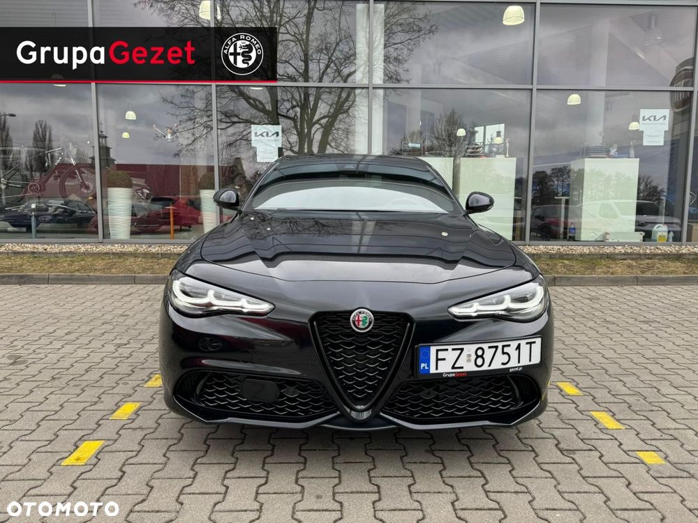 Alfa Romeo Giulia - 8
