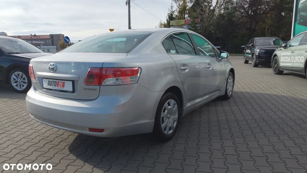 Toyota Avensis 1.8 Luna - 6