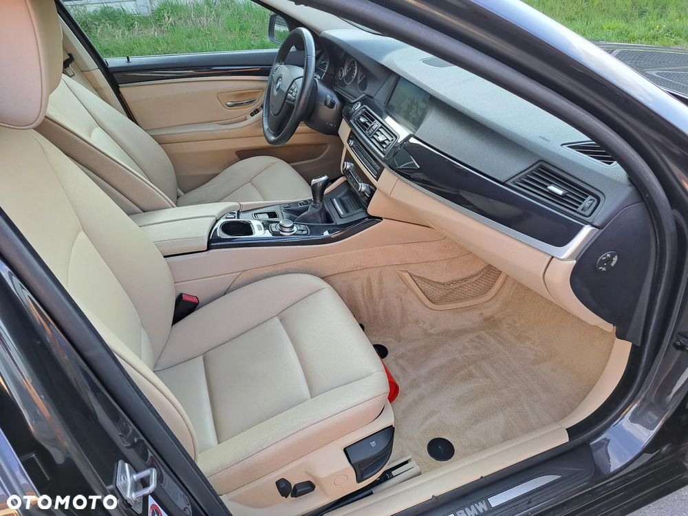 BMW Seria 5 520d Special Edition - 16