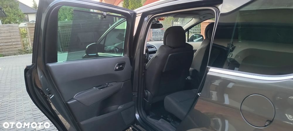 Peugeot 5008 2.0 HDi Allure - 29