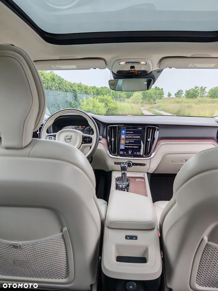 Volvo S60 T5 AWD R-Design - 19