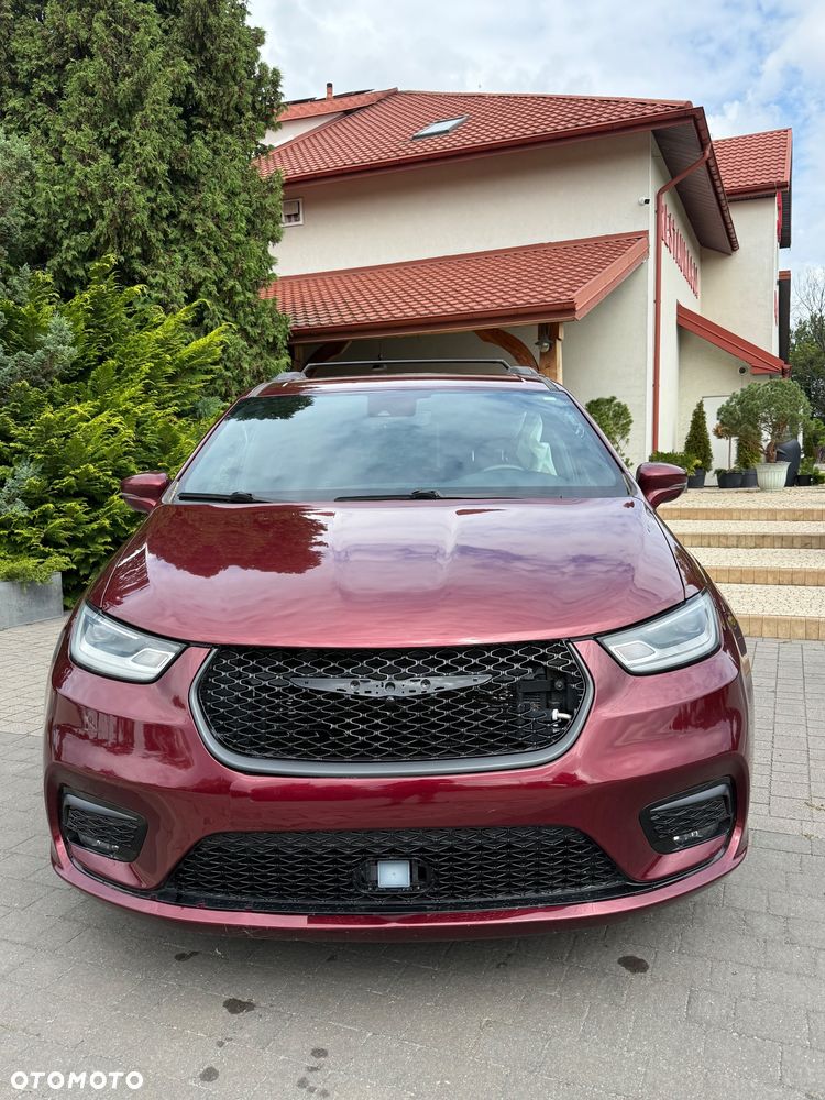 Chrysler Pacifica - 2