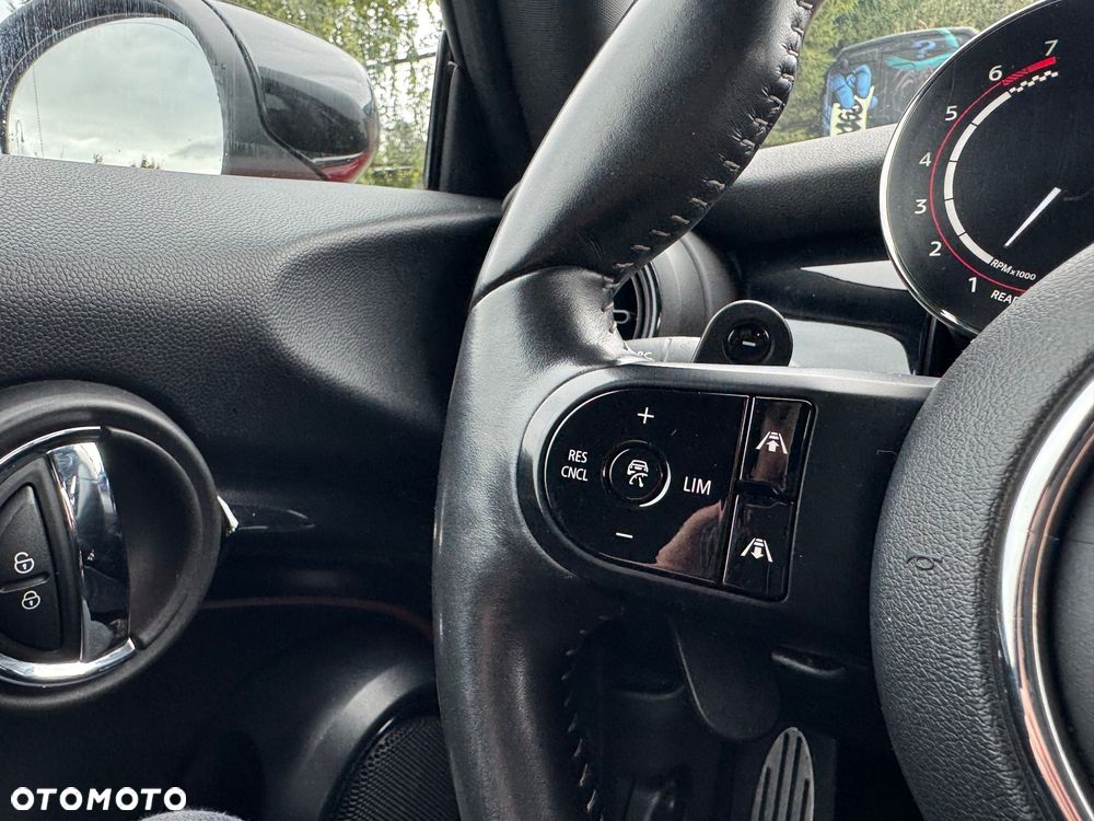 MINI John Cooper Works - 25