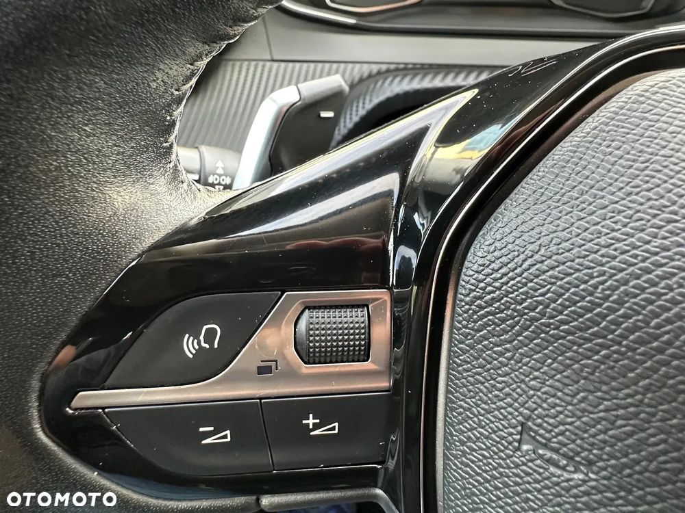 Peugeot 2008 BlueHDi 130 Allure S&S EAT8 - 31