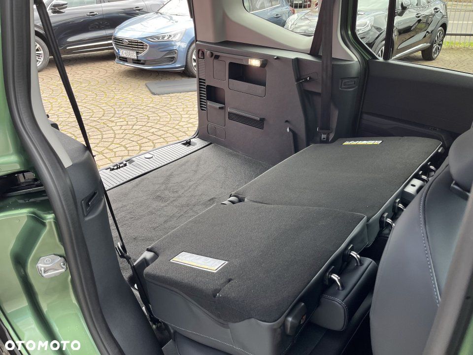 Ford Tourneo Courier - 23