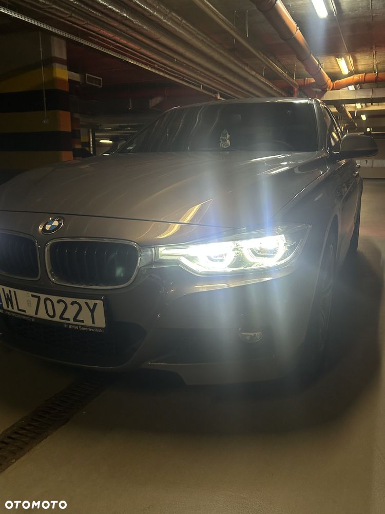 BMW Seria 3 320i xDrive - 27
