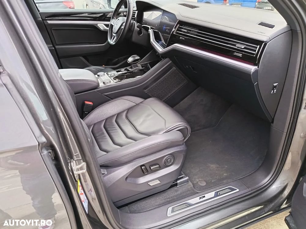 VOLKSWAGEN Touareg 2020 — imagine 48