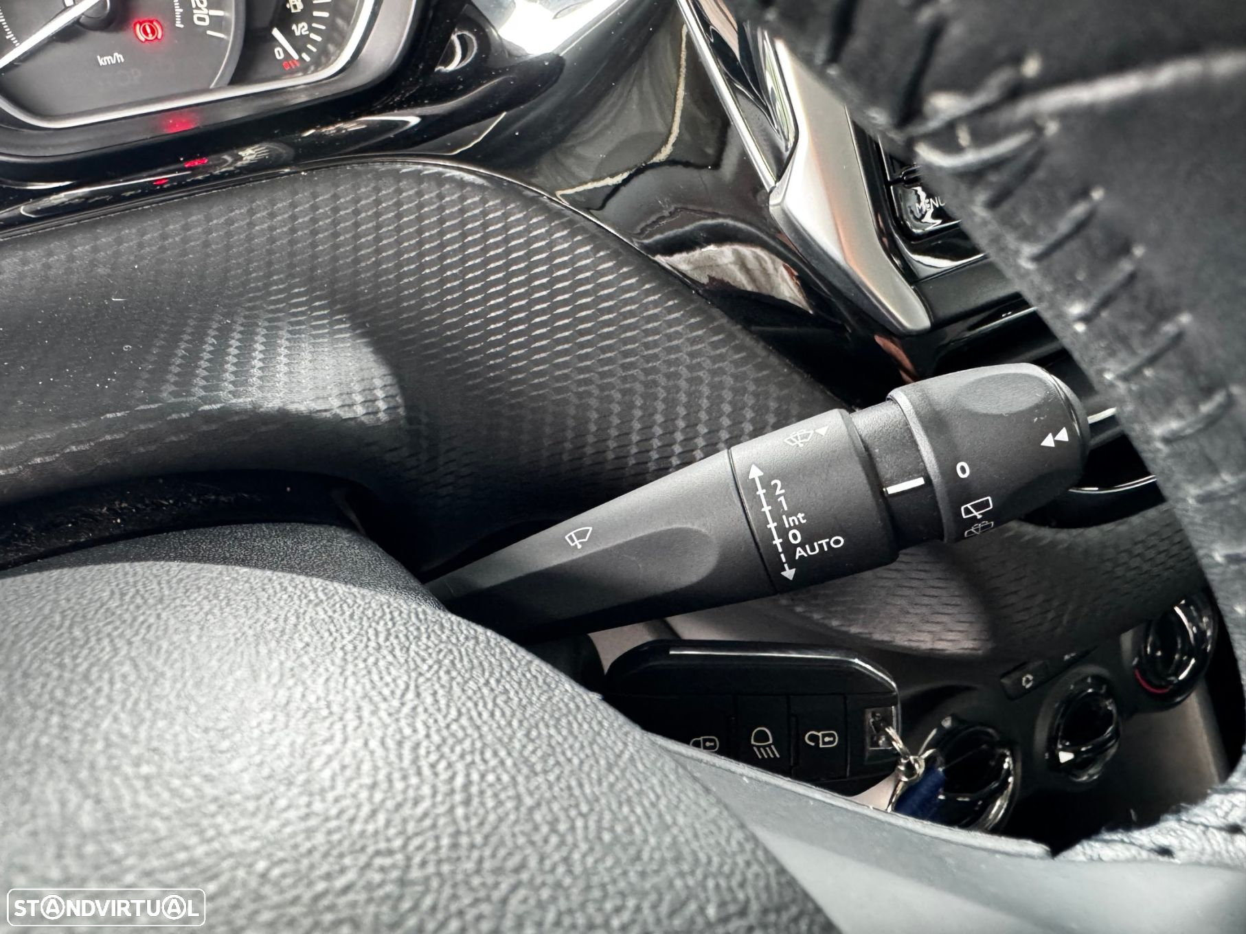 Peugeot 208 PureTech 82 Stop & Start Signature - 14