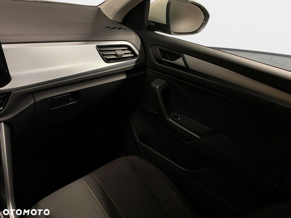 Volkswagen T-Roc - 32